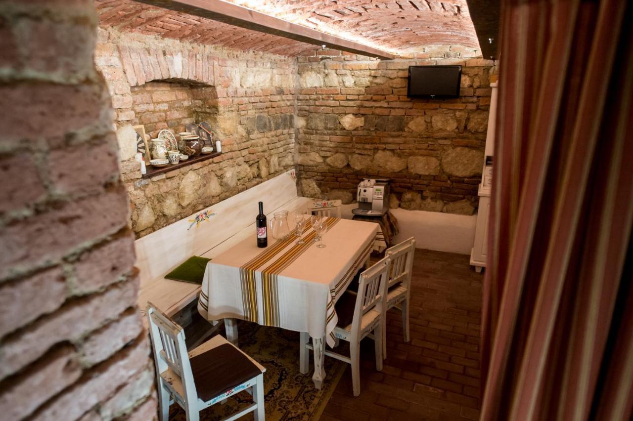 Vila Nicopole Art & Wine บราชอฟ ภายนอก รูปภาพ